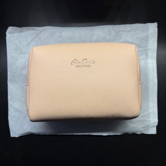 Glam Seamless Cosmetic Bag with Bonus Hair Rollers Included - Brand New - Picture 1 of 8
